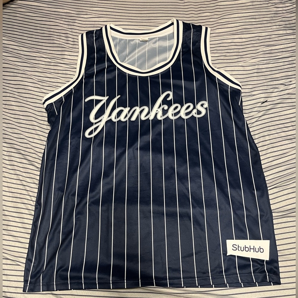 SUPER RARE AARON JUDGE YANKEES BASKETBALL JERSEY